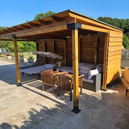 Le Repos Et La Serenite. Apartment Les Pennes-Mirabeau
